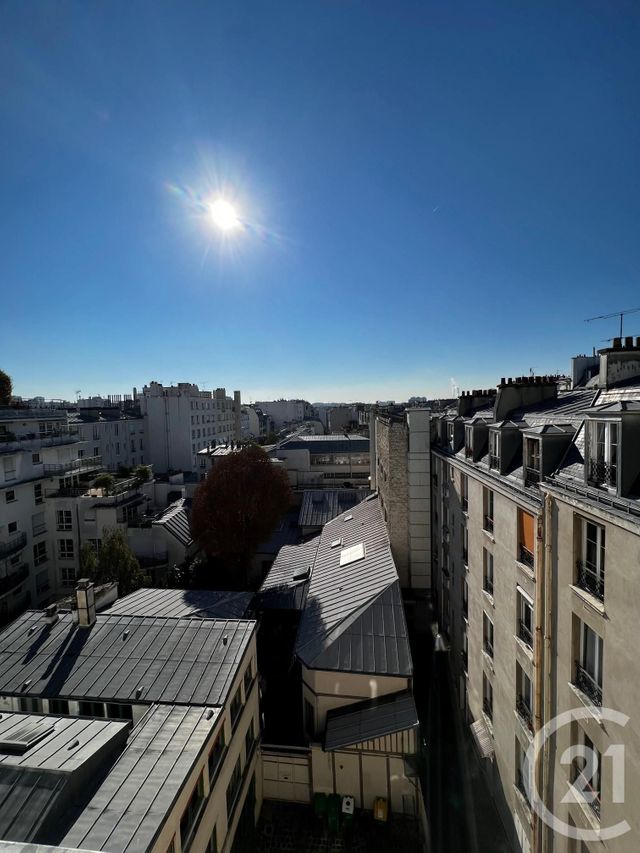  - PARIS - 