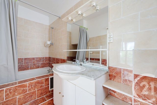 Afficher la photo en grand Appartement F2 à vendre - 2 pièces - 39.18 m2 - PARIS - 75019 - ILE-DE-FRANCE - Century 21 République