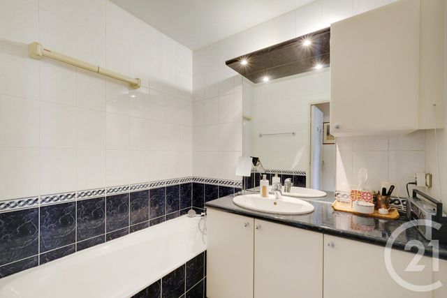 Appartement F5 à vendre - 5 pièces - 96.0 m2 - PARIS - 75010 - ILE-DE-FRANCE - Century 21 République