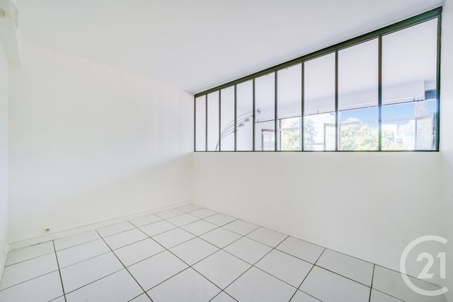 Appartement F3 à vendre - 3 pièces - 75.9 m2 - VILLEJUIF - 94 - ILE-DE-FRANCE - Century 21 République