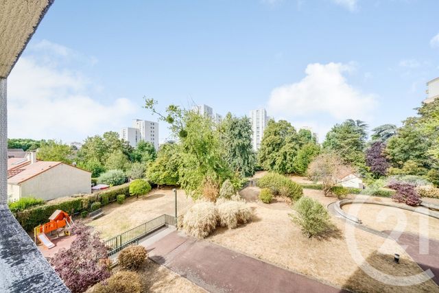 Appartement F3 à vendre - 3 pièces - 75.9 m2 - VILLEJUIF - 94 - ILE-DE-FRANCE - Century 21 République