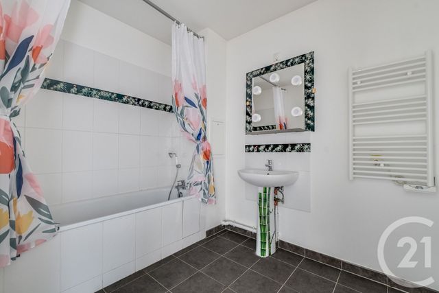 Appartement F3 à vendre - 3 pièces - 64.85 m2 - AUBERVILLIERS - 93 - ILE-DE-FRANCE - Century 21 République