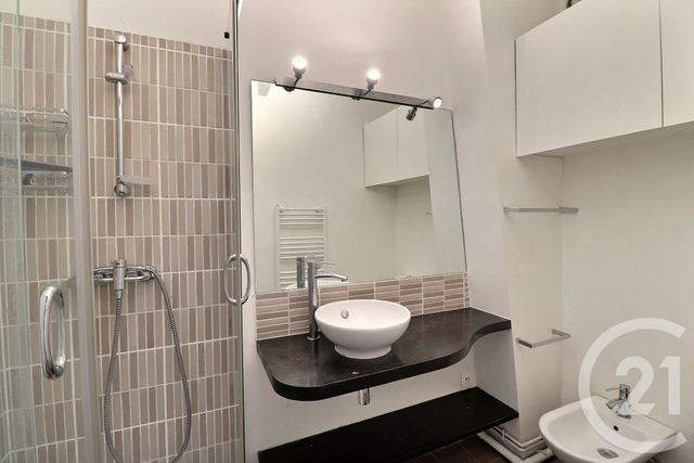 Appartement F2 à vendre - 2 pièces - 44.6 m2 - PARIS - 75010 - ILE-DE-FRANCE - Century 21 République