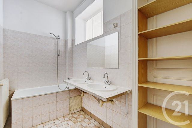 Appartement F3 à vendre - 3 pièces - 68.0 m2 - PARIS - 75019 - ILE-DE-FRANCE - Century 21 République