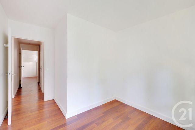 Afficher la photo en grand Appartement F4 à vendre - 4 pièces - 79.9 m2 - ASNIERES SUR SEINE - 92 - ILE-DE-FRANCE - Century 21 République