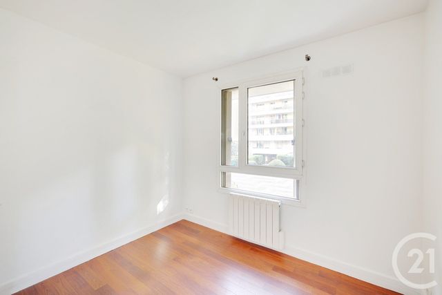 Afficher la photo en grand Appartement F4 à vendre - 4 pièces - 79.9 m2 - ASNIERES SUR SEINE - 92 - ILE-DE-FRANCE - Century 21 République