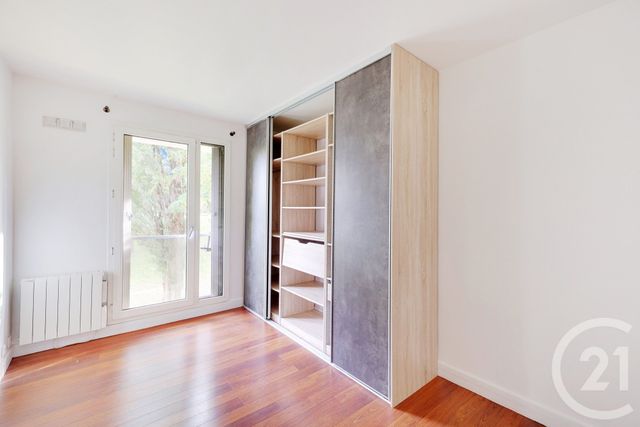 Afficher la photo en grand Appartement F4 à vendre - 4 pièces - 79.9 m2 - ASNIERES SUR SEINE - 92 - ILE-DE-FRANCE - Century 21 République