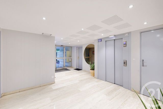 Afficher la photo en grand Appartement F4 à vendre - 4 pièces - 79.9 m2 - ASNIERES SUR SEINE - 92 - ILE-DE-FRANCE - Century 21 République