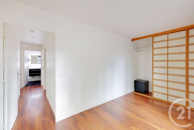 Afficher la photo en grand Appartement F4 à vendre - 4 pièces - 79.9 m2 - ASNIERES SUR SEINE - 92 - ILE-DE-FRANCE - Century 21 République