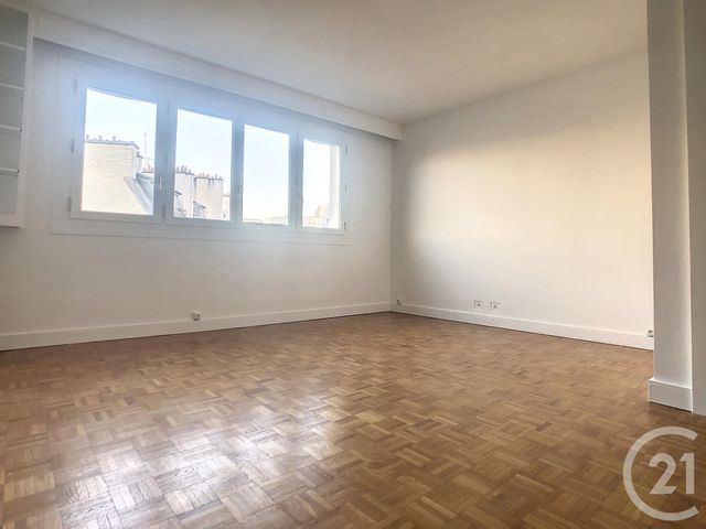 Afficher la photo en grand Appartement Studio à louer - 1 pièce - 32.97 m2 - PARIS - 75012 - ILE-DE-FRANCE - Century 21 République