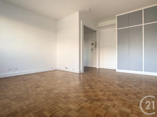 Afficher la photo en grand Appartement Studio à louer - 1 pièce - 32.97 m2 - PARIS - 75012 - ILE-DE-FRANCE - Century 21 République