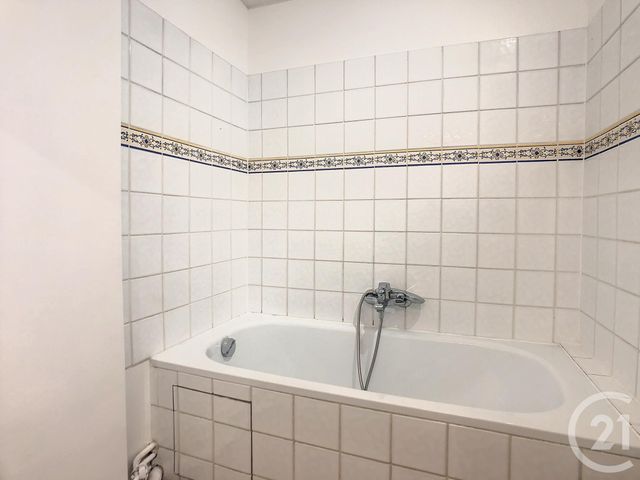 Afficher la photo en grand Appartement Studio à louer - 1 pièce - 32.97 m2 - PARIS - 75012 - ILE-DE-FRANCE - Century 21 République