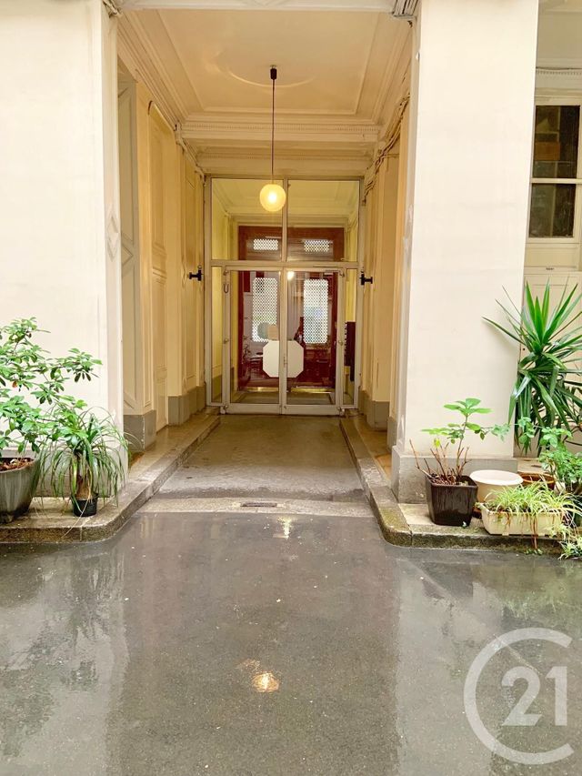 Afficher la photo en grand Appartement F2 à louer - 2 pièces - 49.2 m2 - PARIS - 75010 - ILE-DE-FRANCE - Century 21 République