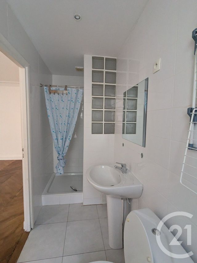 Afficher la photo en grand Appartement F2 à louer - 2 pièces - 49.2 m2 - PARIS - 75010 - ILE-DE-FRANCE - Century 21 République