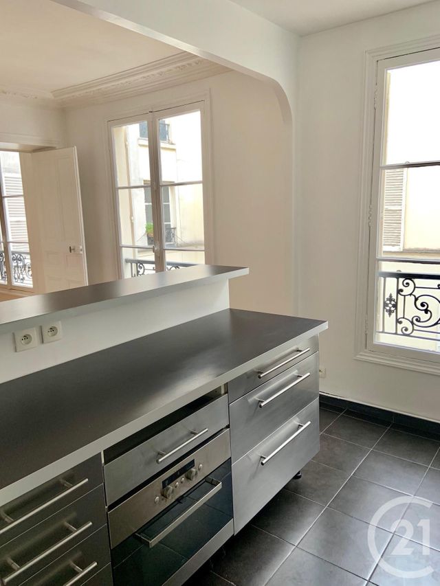 Afficher la photo en grand Appartement F2 à louer - 2 pièces - 49.2 m2 - PARIS - 75010 - ILE-DE-FRANCE - Century 21 République