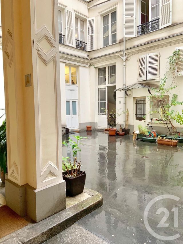 Afficher la photo en grand Appartement F2 à louer - 2 pièces - 49.2 m2 - PARIS - 75010 - ILE-DE-FRANCE - Century 21 République