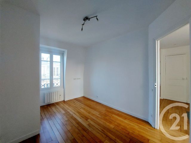 Appartement T2 à louer - 2 pièces - 33.51 m2 - PARIS - 75013 - ILE-DE-FRANCE - Century 21 République