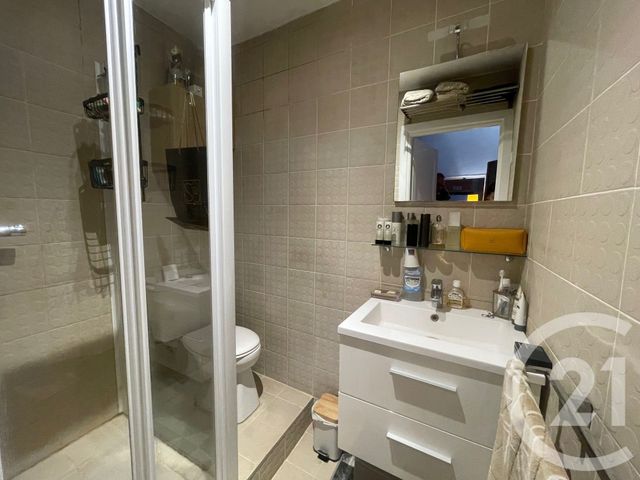 Appartement F2 à louer - 2 pièces - 45.3 m2 - PARIS - 75011 - ILE-DE-FRANCE - Century 21 République