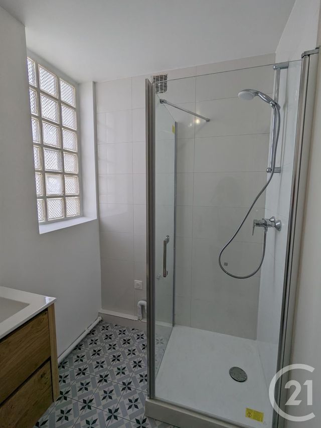 Appartement T2 à louer - 2 pièces - 49.73 m2 - PARIS - 75019 - ILE-DE-FRANCE - Century 21 République