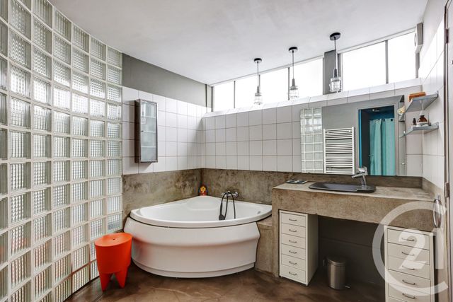 Appartement Loft à vendre - 3 pièces - 73.9 m2 - PARIS - 75020 - ILE-DE-FRANCE - Century 21 République