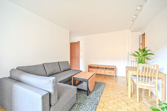 Appartement T2 à louer - 2 pièces - 35.7 m2 - PARIS - 75013 - ILE-DE-FRANCE - Century 21 République