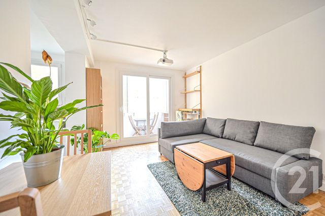 Appartement T2 à louer - 2 pièces - 35.7 m2 - PARIS - 75013 - ILE-DE-FRANCE - Century 21 République