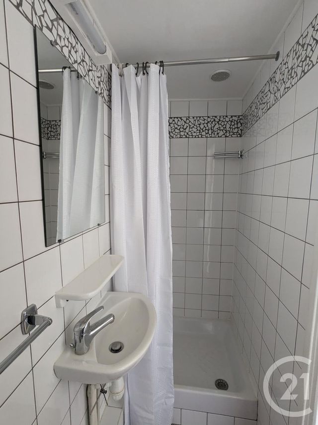Appartement F1 à louer - 1 pièce - 14.75 m2 - PARIS - 75011 - ILE-DE-FRANCE - Century 21 République
