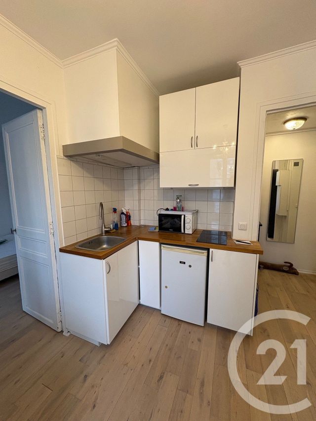 Appartement T2 à louer - 2 pièces - 26.52 m2 - PARIS - 75020 - ILE-DE-FRANCE - Century 21 République
