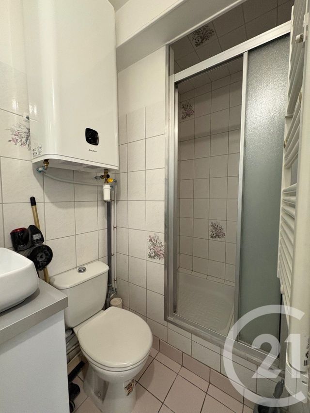 Appartement T2 à louer - 2 pièces - 26.52 m2 - PARIS - 75020 - ILE-DE-FRANCE - Century 21 République