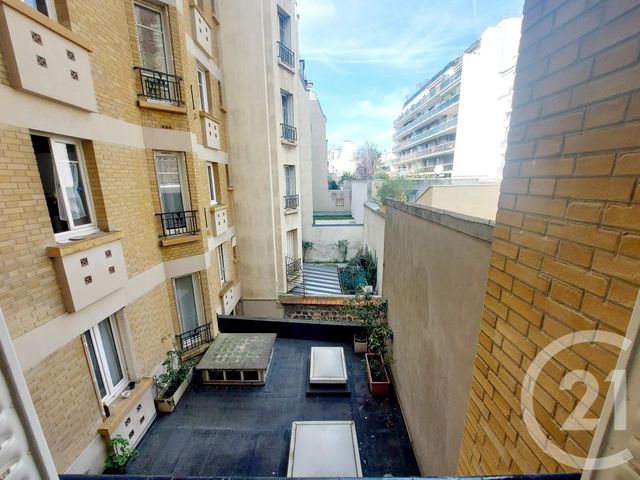 Appartement Studio à louer - 1 pièce - 23.23 m2 - PARIS - 75015 - ILE-DE-FRANCE - Century 21 République