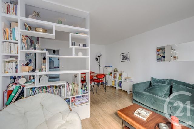 Appartement F2 bis à vendre - 3 pièces - 54.2 m2 - PARIS - 75010 - ILE-DE-FRANCE - Century 21 République