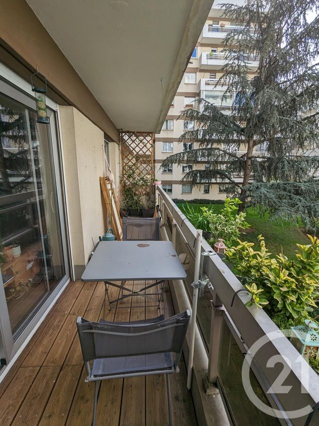 Appartement T2 à louer - 2 pièces - 46.0 m2 - PARIS - 75011 - ILE-DE-FRANCE - Century 21 République