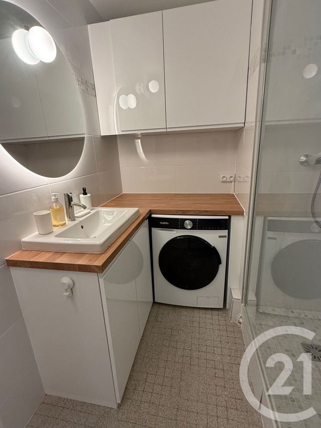Appartement T2 à louer - 2 pièces - 42.45 m2 - PARIS - 75013 - ILE-DE-FRANCE - Century 21 République