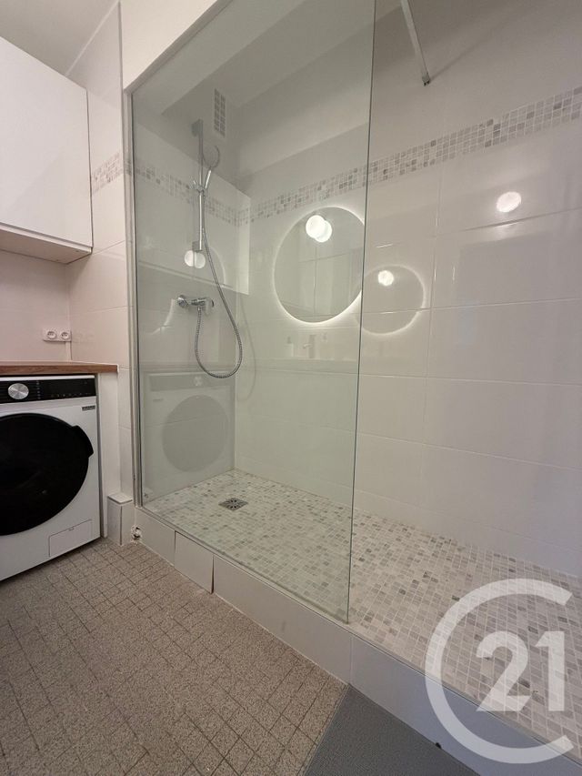 Appartement T2 à louer - 2 pièces - 42.45 m2 - PARIS - 75013 - ILE-DE-FRANCE - Century 21 République
