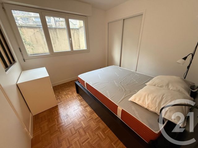 Appartement T2 à louer - 2 pièces - 42.45 m2 - PARIS - 75013 - ILE-DE-FRANCE - Century 21 République