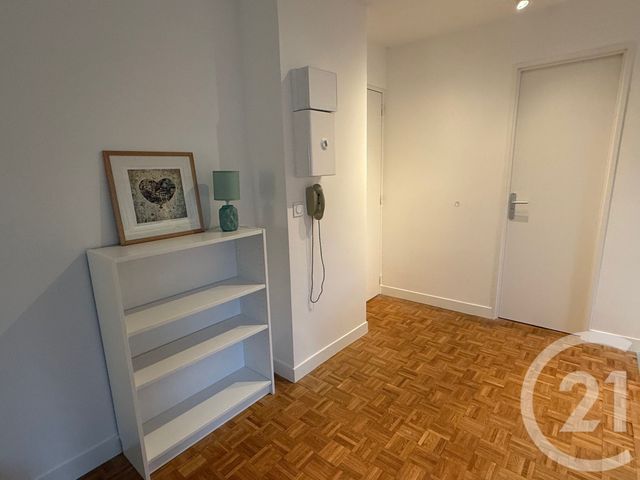 Appartement T2 à louer - 2 pièces - 42.45 m2 - PARIS - 75013 - ILE-DE-FRANCE - Century 21 République