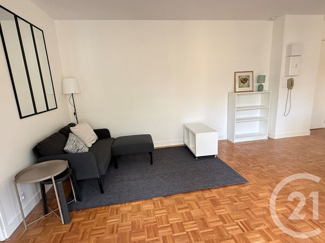 Appartement T2 à louer - 2 pièces - 42.45 m2 - PARIS - 75013 - ILE-DE-FRANCE - Century 21 République