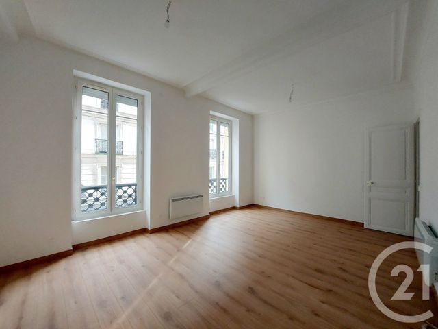 Appartement T2 à louer - 2 pièces - 51.74 m2 - PARIS - 75013 - ILE-DE-FRANCE - Century 21 République
