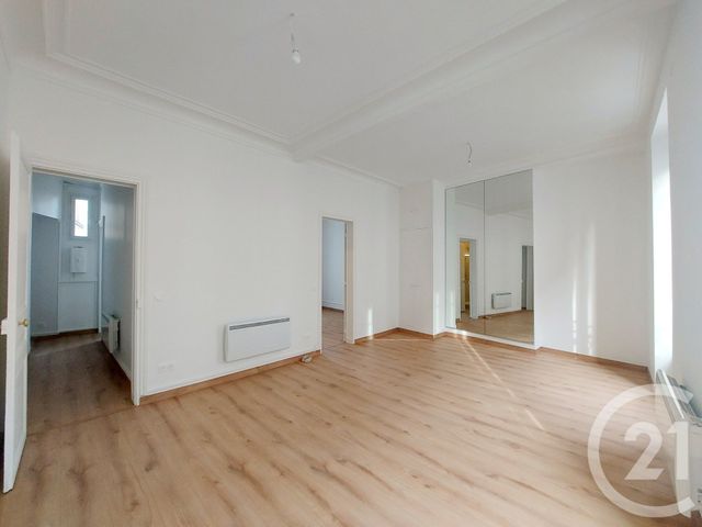 Appartement T2 à louer - 2 pièces - 51.74 m2 - PARIS - 75013 - ILE-DE-FRANCE - Century 21 République