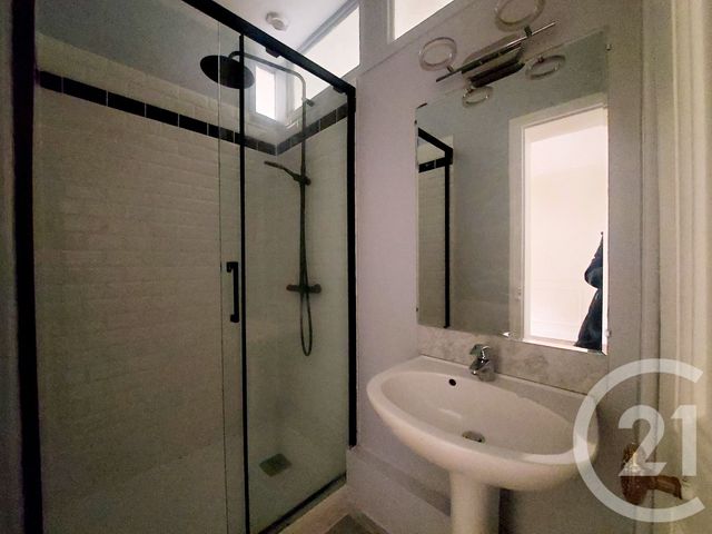 Appartement T2 à louer - 3 pièces - 44.46 m2 - PARIS - 75013 - ILE-DE-FRANCE - Century 21 République