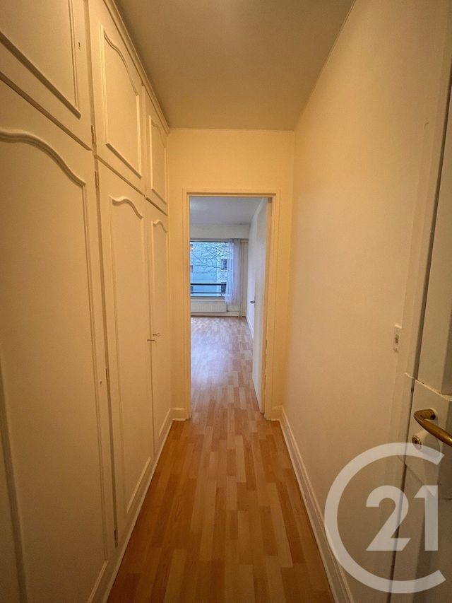 Appartement Studio à louer - 1 pièce - 27.45 m2 - PARIS - 75019 - ILE-DE-FRANCE - Century 21 République