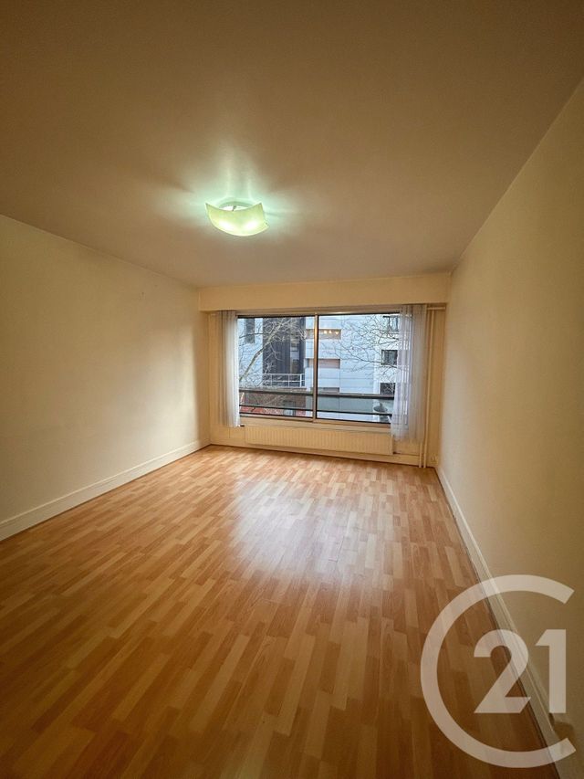 Appartement Studio à louer - 1 pièce - 27.45 m2 - PARIS - 75019 - ILE-DE-FRANCE - Century 21 République