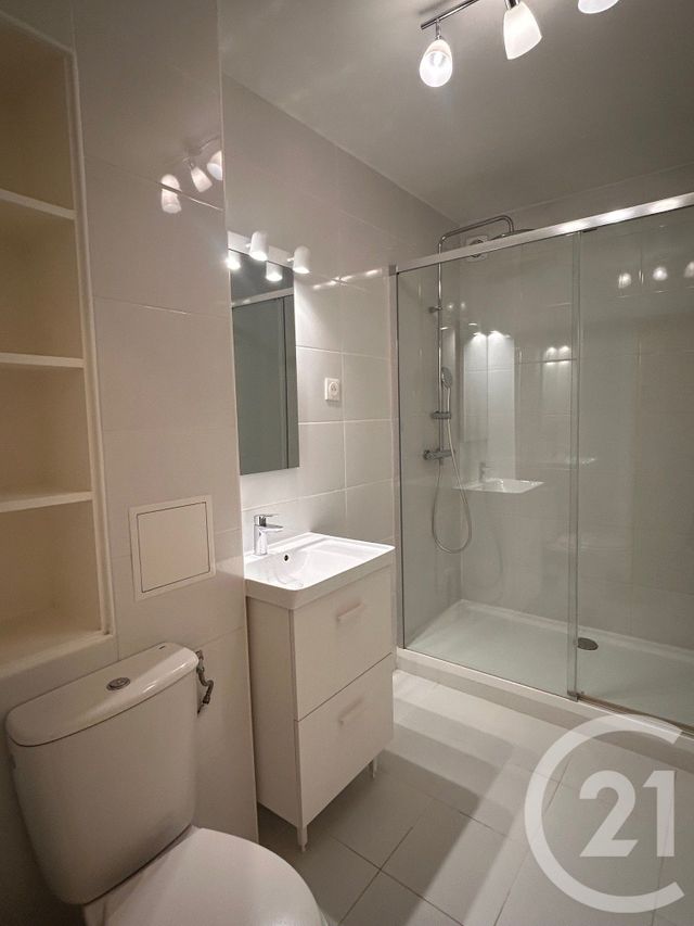 Appartement Studio à louer - 1 pièce - 27.45 m2 - PARIS - 75019 - ILE-DE-FRANCE - Century 21 République