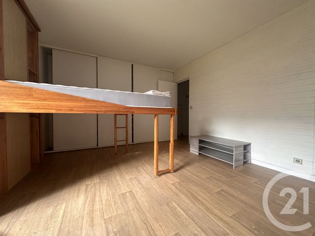 Appartement Studio à louer - 1 pièce - 32.99 m2 - PARIS - 75012 - ILE-DE-FRANCE - Century 21 République