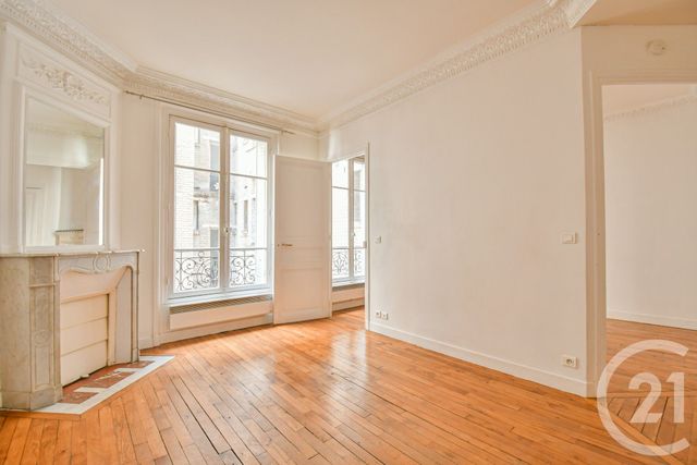 Appartement T2 à louer - 2 pièces - 34.08 m2 - PARIS - 75013 - ILE-DE-FRANCE - Century 21 République