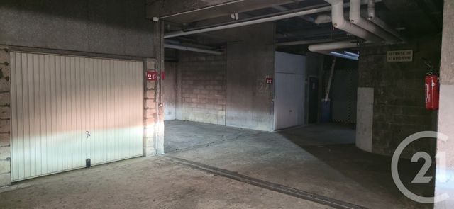 parking à vendre - 12.16 m2 - PARIS - 75011 - ILE-DE-FRANCE - Century 21 République