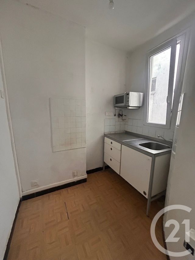 Appartement T2 à louer - 2 pièces - 45.52 m2 - PARIS - 75018 - ILE-DE-FRANCE - Century 21 République