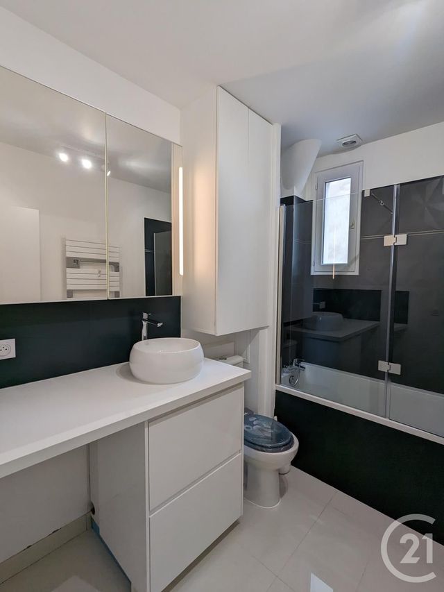 Appartement T3 à louer - 3 pièces - 68.53 m2 - PARIS - 75012 - ILE-DE-FRANCE - Century 21 République