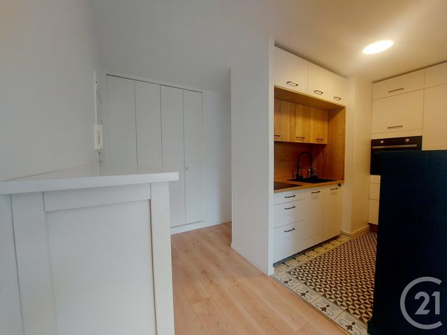 Appartement T2 à louer - 2 pièces - 60.07 m2 - PARIS - 75013 - ILE-DE-FRANCE - Century 21 République