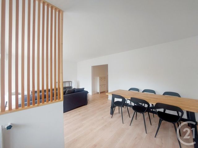 Appartement T2 à louer - 2 pièces - 60.07 m2 - PARIS - 75013 - ILE-DE-FRANCE - Century 21 République